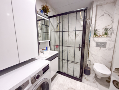 Kumbağ'da Denize Sıfır Sitede Geniş Ve Eşyalı Satılık 2+1 Daire