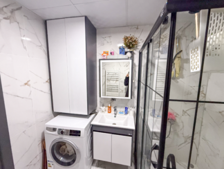 Kumbağ'da Denize Sıfır Sitede Geniş Ve Eşyalı Satılık 2+1 Daire