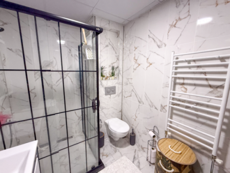 Kumbağ'da Denize Sıfır Sitede Geniş Ve Eşyalı Satılık 2+1 Daire