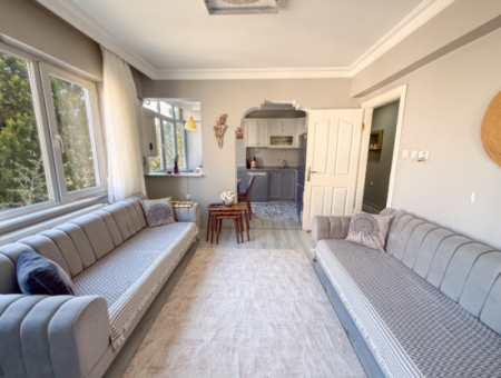 Kumbağ'da Merkezi Konumda Havuzlu Site İçinde Satılık 2+1 Daire