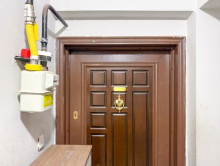 Kumbağ'da Merkezi Konumda Havuzlu Site İçinde Satılık 2+1 Daire