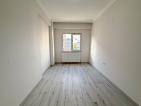 Havuzlu Site İçerisinde Ayrı Mutfaklı Kiralık 2+1 Lüks Daire