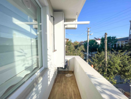 Kumbağ Caddenin Deniz Tarafında Geniş 2+1 Eşyalı Kiralık Daire