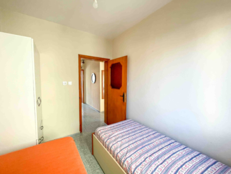 Kumbağ Caddenin Deniz Tarafında Geniş 2+1 Eşyalı Kiralık Daire