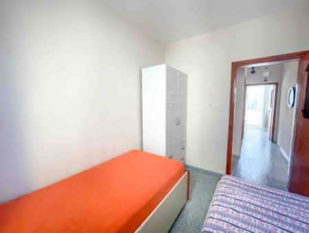 Kumbağ Caddenin Deniz Tarafında Geniş 2+1 Eşyalı Kiralık Daire