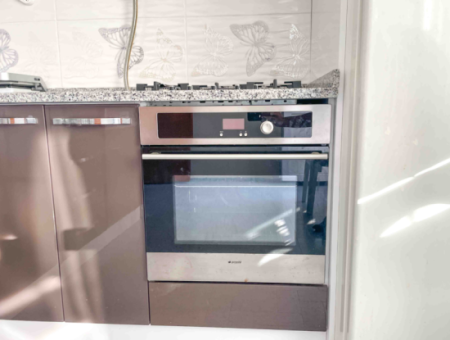 Kumbağ Caddenin Deniz Tarafında Geniş 2+1 Eşyalı Kiralık Daire