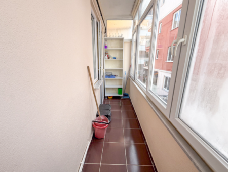 Kumbağ Pazar Sokağında İskanlı Binada Satılık Geniş 2+1 Daire