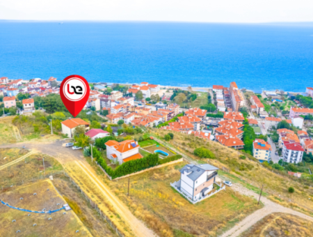Kumbağ'da Panoramik Deniz Manzaralı Satılık 3+1 Dubleks Villa
