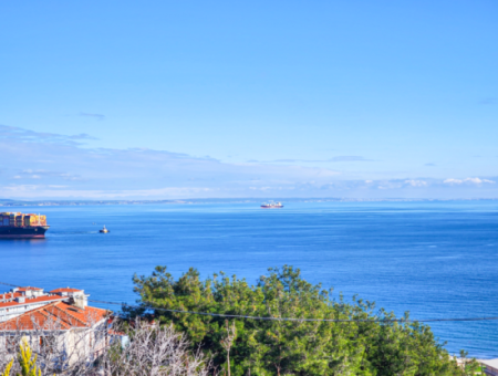Kumbağ'da Panoramik Deniz Manzaralı Satılık 3+1 Dubleks Villa