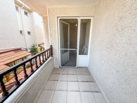 Kumbağ Denize 50 Mt Havuzlu Site İçinde Satılık Tripleks Villa