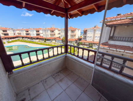 Kumbağ Denize 50 Mt Havuzlu Site İçinde Satılık Tripleks Villa