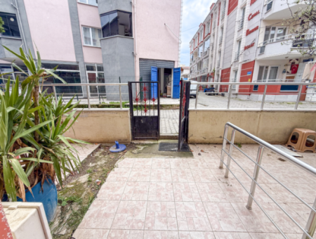 Kumbağ'da Merkezi Konumda Denize Çok Yakın Satılık 2+1 Daire