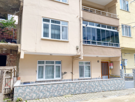 Kumbağ Pazar Sokağında Ayrı Mutfaklı Geniş 2+1 Kiralık Daire