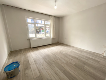 Kumbağ Pazar Sokağında Ayrı Mutfaklı Geniş 2+1 Kiralık Daire