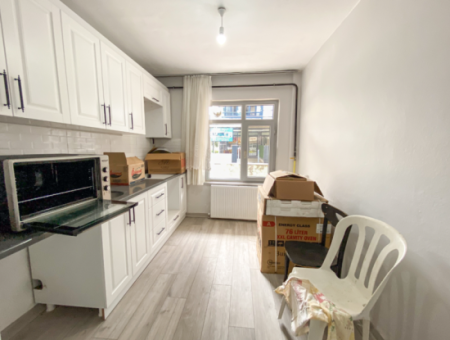 Kumbağ Pazar Sokağında Ayrı Mutfaklı Geniş 2+1 Kiralık Daire
