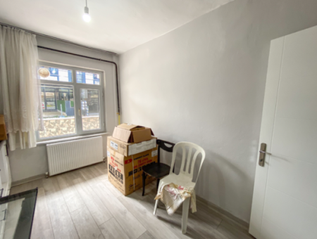 Kumbağ Pazar Sokağında Ayrı Mutfaklı Geniş 2+1 Kiralık Daire