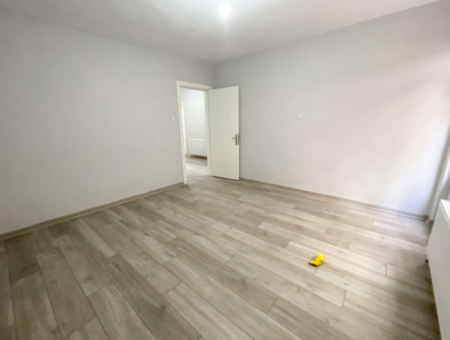 Kumbağ Pazar Sokağında Ayrı Mutfaklı Geniş 2+1 Kiralık Daire