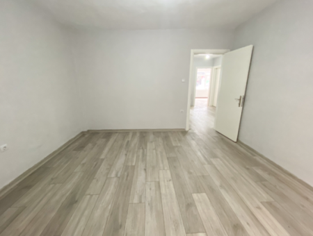 Kumbağ Pazar Sokağında Ayrı Mutfaklı Geniş 2+1 Kiralık Daire