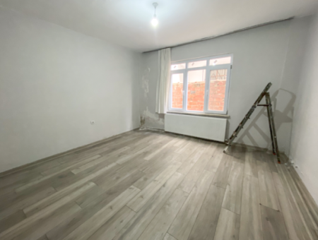 Kumbağ Pazar Sokağında Ayrı Mutfaklı Geniş 2+1 Kiralık Daire