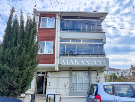 Kumbağ'da Gündal Plajına Yakın İskanlı Binada Satılık 1+1 Daire