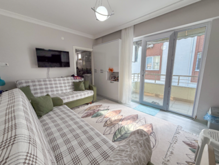 Kumbağ'da Gündal Plajına Yakın İskanlı Binada Satılık 1+1 Daire