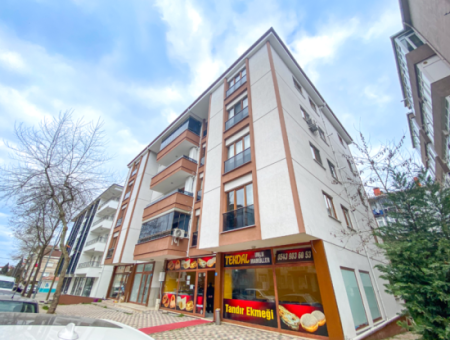 Altınova'da Merkezi Konumda Çok Geniş 2+1 Kiralık Daire