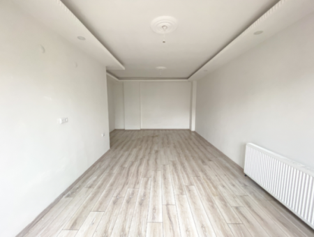 Altınova'da Merkezi Konumda Çok Geniş 2+1 Kiralık Daire