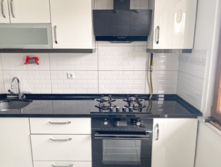 Altınova'da Merkezi Konumda Çok Geniş 2+1 Kiralık Daire