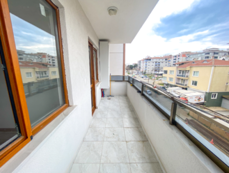 Altınova'da Merkezi Konumda Çok Geniş 2+1 Kiralık Daire