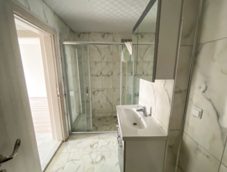 Altınova'da Merkezi Konumda Çok Geniş 2+1 Kiralık Daire