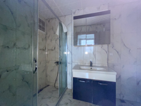 Altınova'da Merkezi Konumda Çok Geniş 2+1 Kiralık Daire