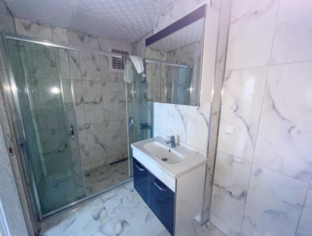 Altınova'da Merkezi Konumda Çok Geniş 2+1 Kiralık Daire