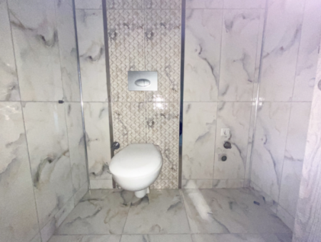 Altınova'da Merkezi Konumda Çok Geniş 2+1 Kiralık Daire