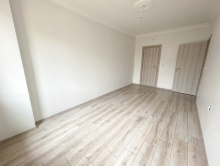 Altınova'da Merkezi Konumda Çok Geniş 2+1 Kiralık Daire