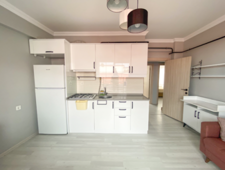 Kumbağ Merkezi Konumda Asansörlü Binada Eşyalı 2+1 Kiralık Daire