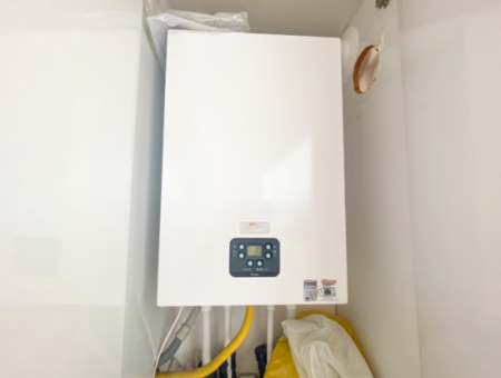 Kumbağ Merkezi Konumda Asansörlü Binada Eşyalı 2+1 Kiralık Daire