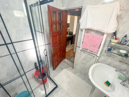 Kumbağ Denize Yakın Bahçeli İskanlı Satılık Tripleks 4+1 Villa