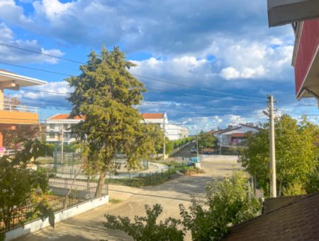 Kumbağ Denize Yakın Bahçeli İskanlı Satılık Tripleks 4+1 Villa