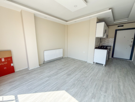 Kumbağ Liman Mevkii Yeni Ve Asansörlü Binada Kiralık 1+1 Daire