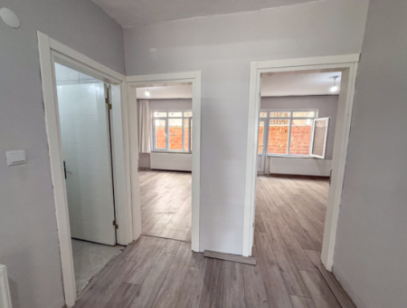 Kumbağ Pazar Sokağında Ayrı Mutfaklı Geniş 2+1 Kiralık Daire