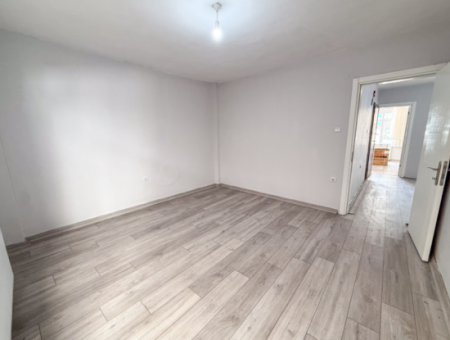 Kumbağ Pazar Sokağında Ayrı Mutfaklı Geniş 2+1 Kiralık Daire