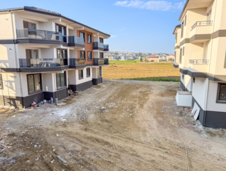 Kumbağ Lüks Havuzlu Yonca Evleri Sitesinde Satılık 2+1 Daireler
