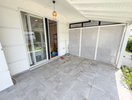 Aquaparklı Ve Havuzlu Site İçerisinde Satılık 1+1 Bahçeli Daire