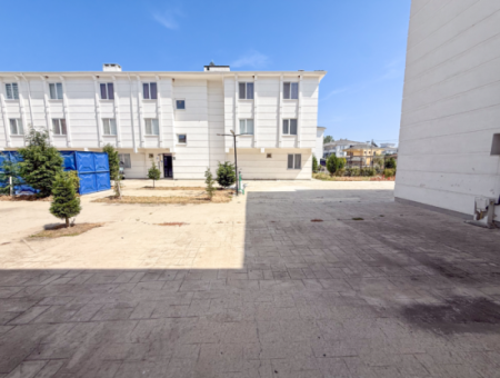 Aquaparklı Ve Havuzlu Site İçerisinde Satılık 1+1 Bahçeli Daire