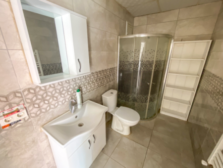 Kumbağ Pazar Sokağı Asansörlü Binada Kiralık 1+1 Daire