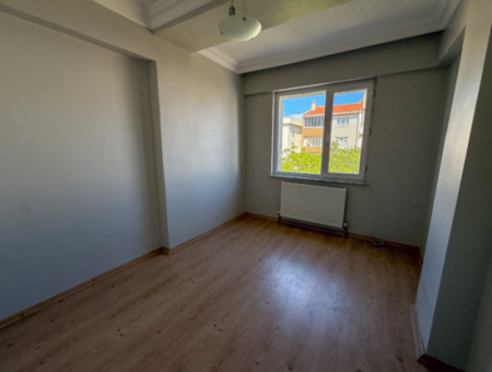 Kumbağ Köy İçinde Denize Yakın Geniş 2+1 Kiralık Daire