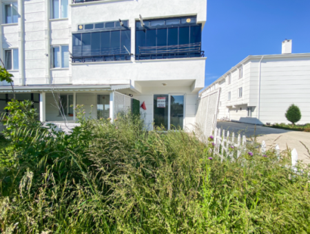 Aquaparklı Ve Havuzlu Sitede Satılık 1+1 Bahçeli Köşe Daire