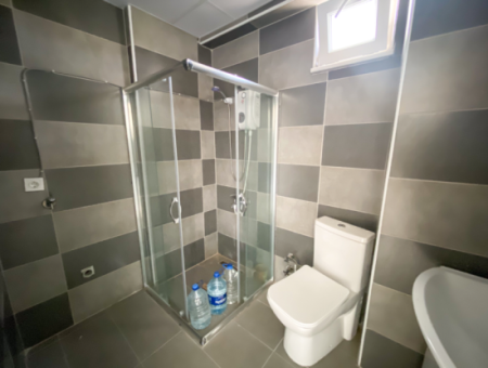 Aquaparklı Ve Havuzlu Sitede Satılık 1+1 Bahçeli Köşe Daire