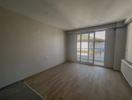 Kumbağ Denize Yakın Havuzlu Sitede Kiralık Lüks 2+1 Daire