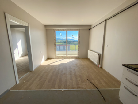 Kumbağ Havuzlu Sitede Denize Yakın Kiralık Lüks 1+1 Daire